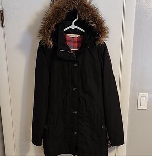 Hollister NAVY BLUE Winter Jacket with Detachable Fur Hood & Plaid Inside. LG!